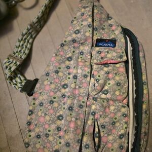 Kavu Floral Patterned Sling Bag